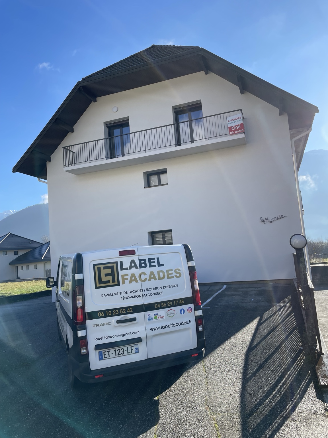 Après travaux : pignon rénové avec finition extérieure
