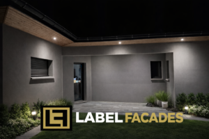 Ravalement de façades exceptionnel à Saint-Jean-de-Pied-Gauthier. Enduit projeté finition grattée, parfaitement régulier, sans trace ni vague. La qualité signée Label Facades.